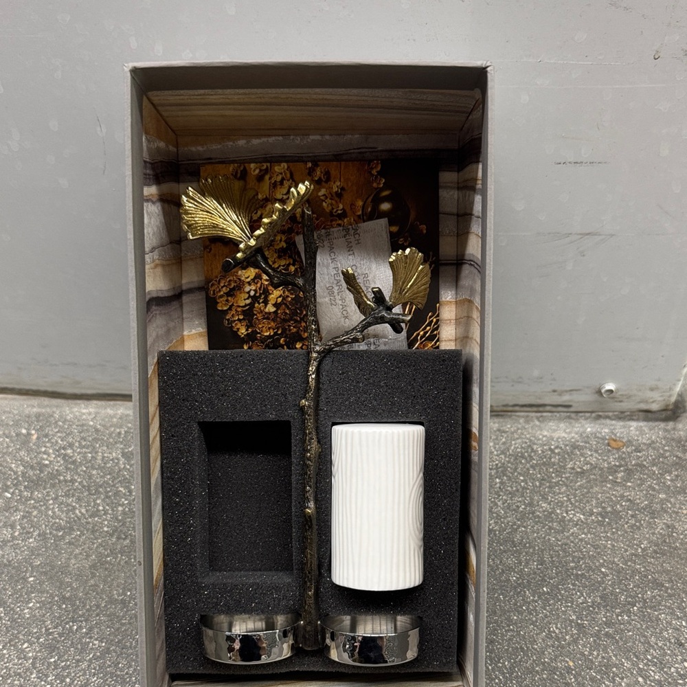 Elegant Gold and White Candle Holder Set